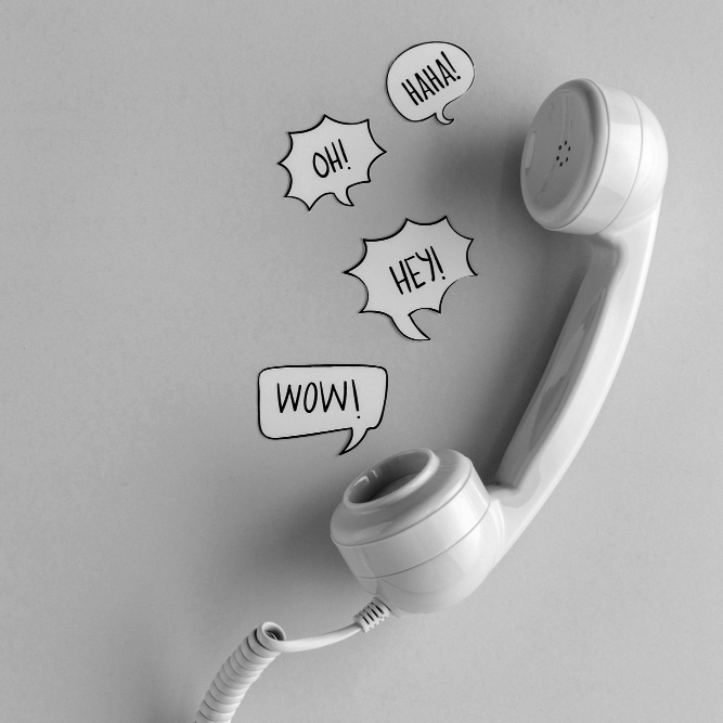 Contact - carré - gris