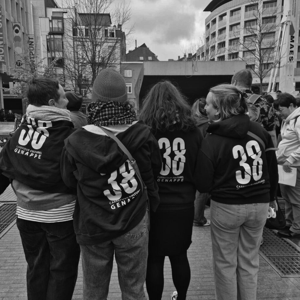 l'équipe - carré - gris