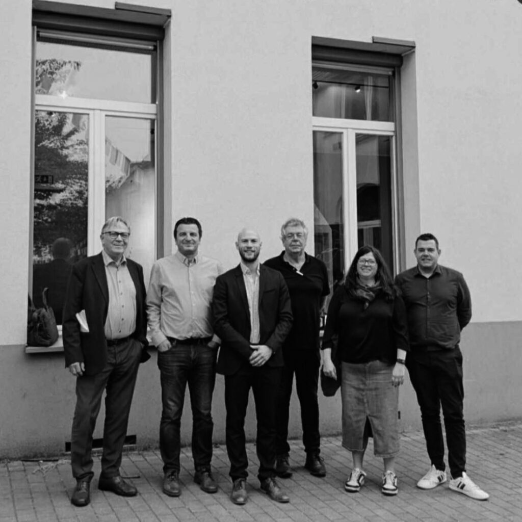 les instances - carré - gris