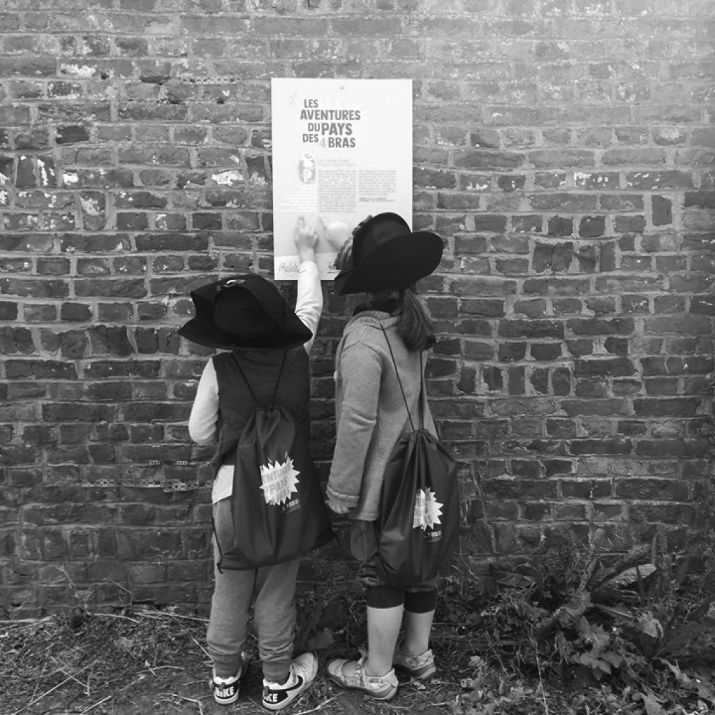 les sacs aventure - carré - gris