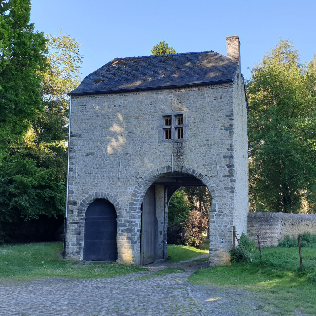 balade-entre-frenes-et-chapelle