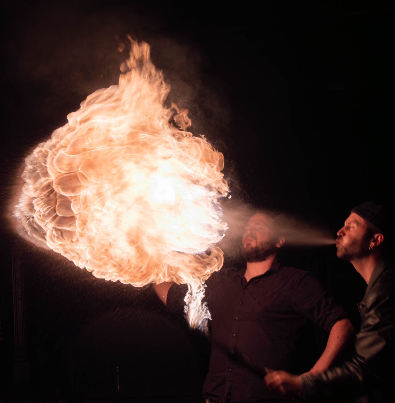 Halloween : spectacle de feu à Villers-Perwin